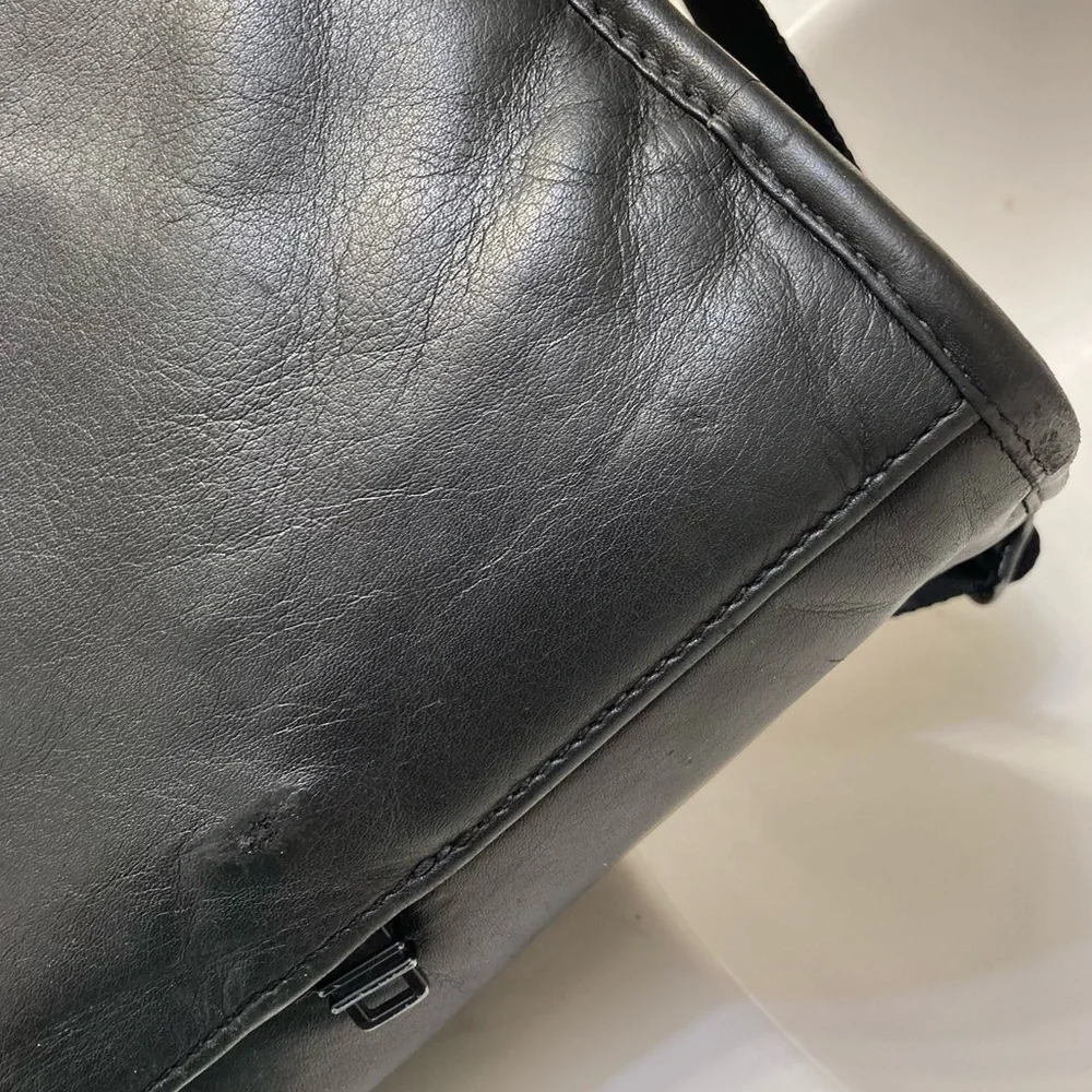 Tumi black leather mens briefcase bag